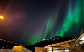 Sentralt Pa Fastlandet Og Gaavstand Til Alle Fasiliteter!